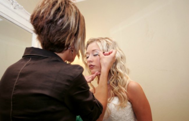 Contratar maquilladora profesional el día de tu boda